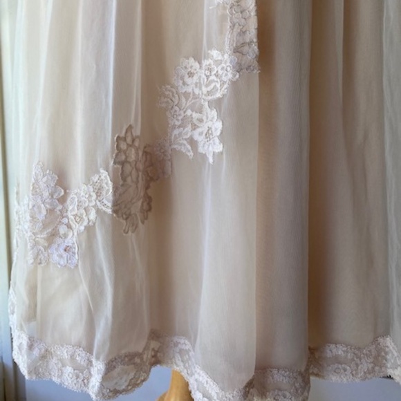 Vintage Shadow Line Layered Chiffon Peignoir Set - Picture 6 of 12